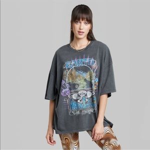 Wild Fable~ Women’s Short Sleeve Oversized T-Shirt in Grey. Size Medium.